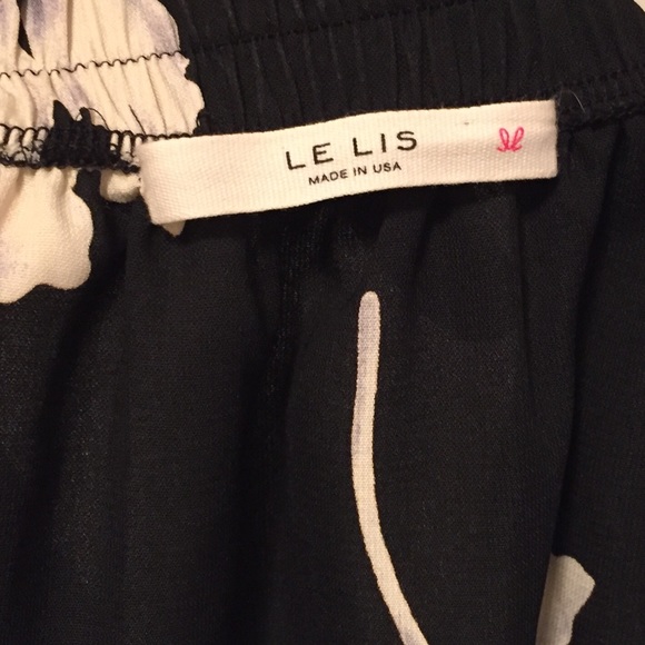 Le Lis Wrap Skirt *NEVER WORN* - Picture 4 of 5